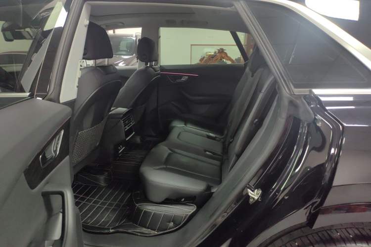 Used Audi Q8 2021 55 TFSI Luxury Dynamic Edition Interior 3