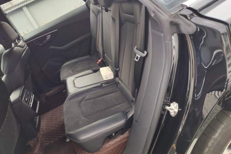 Used Audi Q8 2021 55 TFSI Prestige Dynamic Edition Interior 4