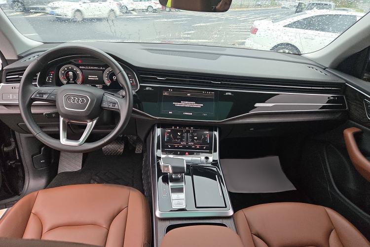 Used Audi Q8 2021 55 TFSI Luxury Dynamic Edition Interior 4