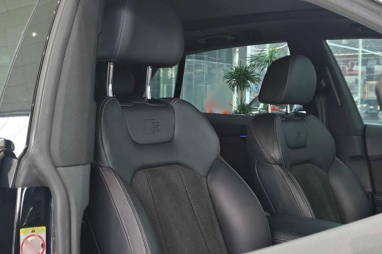 Used Audi Q8 2021 55 TFSI Prestige Dynamic Edition Interior 4