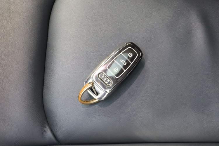 Used Audi Q8 2021 45 TFSI Luxury Prestige Edition Interior 5