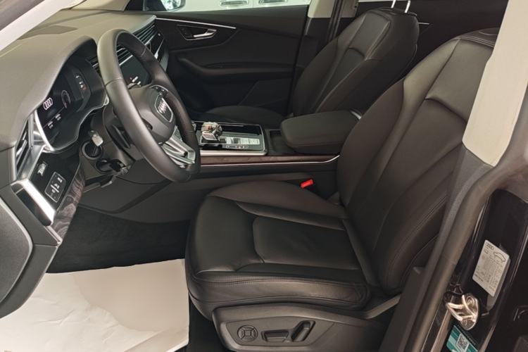Used Audi Q8 2021 55 TFSI Luxury Dynamic Edition Left Front Seat