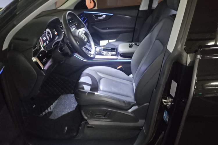 Used Audi Q8 2021 55 TFSI Luxury Dynamic Edition Left Front Seat