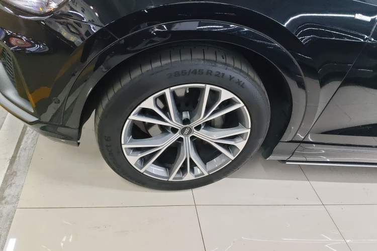 Used Audi Q8 2021 55 TFSI Luxury Dynamic Edition Left Front Wheel Hub