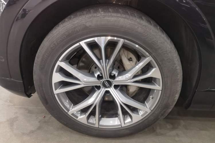 Used Audi Q8 2021 55 TFSI Luxury Dynamic Edition Left Front Wheel Hub