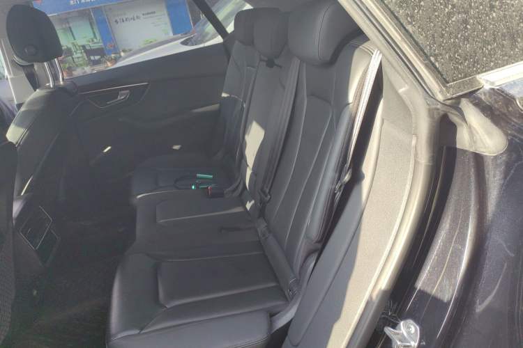 Used Audi Q8 2021 55 TFSI Luxury Dynamic Edition Left Rear Seat