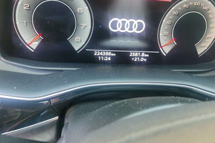 Used Audi Q8 2021 55 TFSI Luxury Dynamic Edition Odometer Close Up