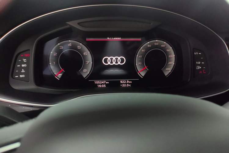Used Audi Q8 2021 55 TFSI Luxury Dynamic Edition Odometer Close Up