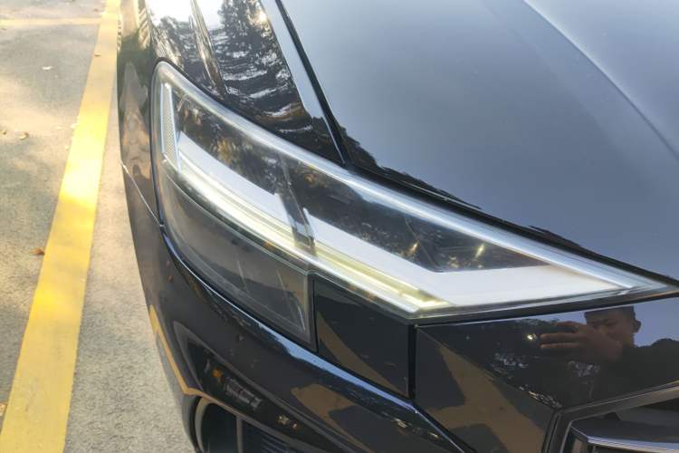 Used Audi Q8 2021 55 TFSI Luxury Dynamic Edition Right Front Headlight