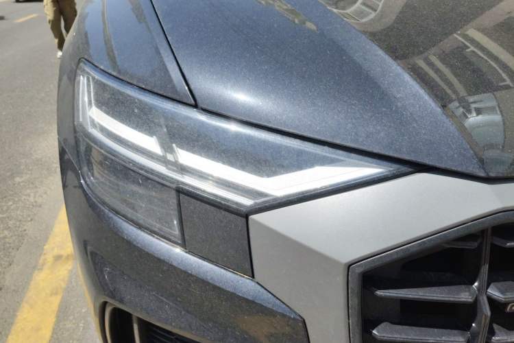 Used Audi Q8 2021 55 TFSI Luxury Dynamic Edition Right Front Headlight