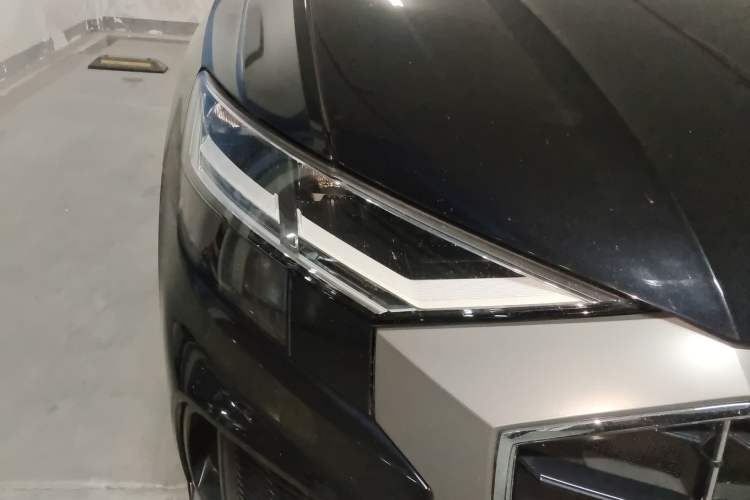 Used Audi Q8 2021 55 TFSI Luxury Dynamic Edition Right Front Headlight