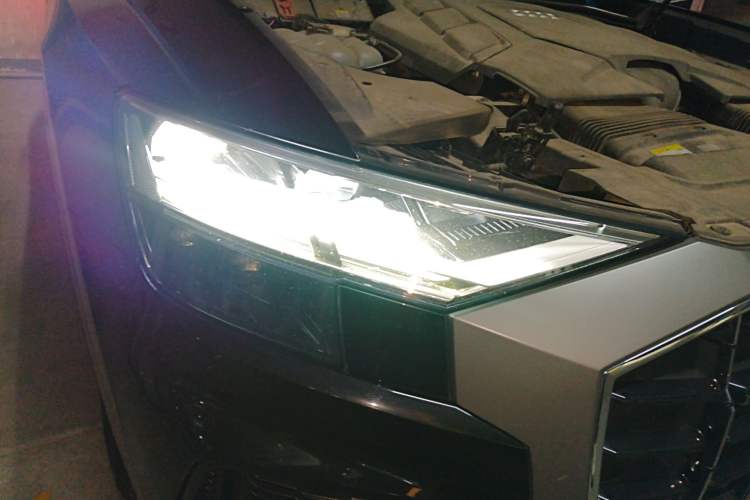 Used Audi Q8 2021 55 TFSI Luxury Dynamic Edition Right Front Headlight