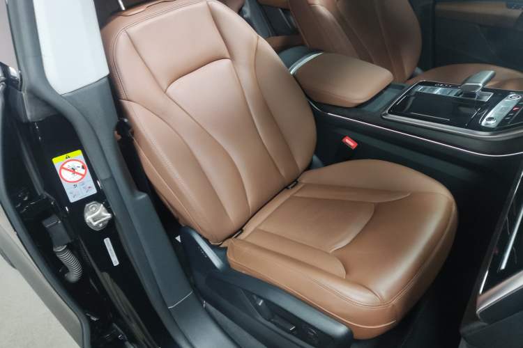 Used Audi Q8 2021 55 TFSI Luxury Dynamic Edition Right Front Seat
