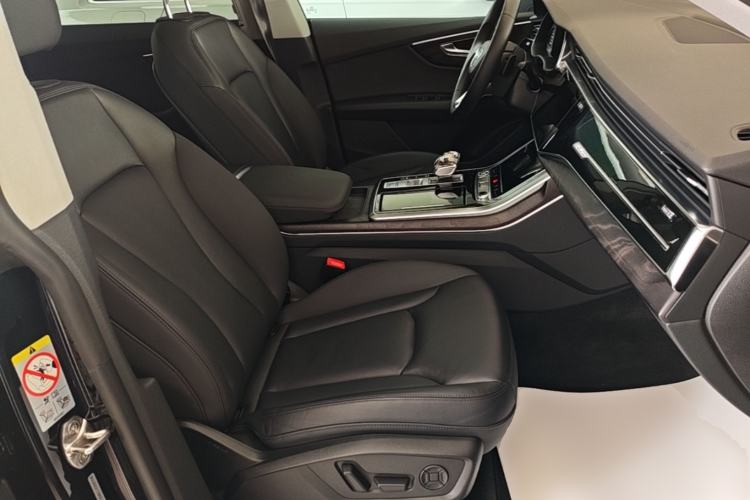 Used Audi Q8 2021 55 TFSI Luxury Dynamic Edition Right Front Seat