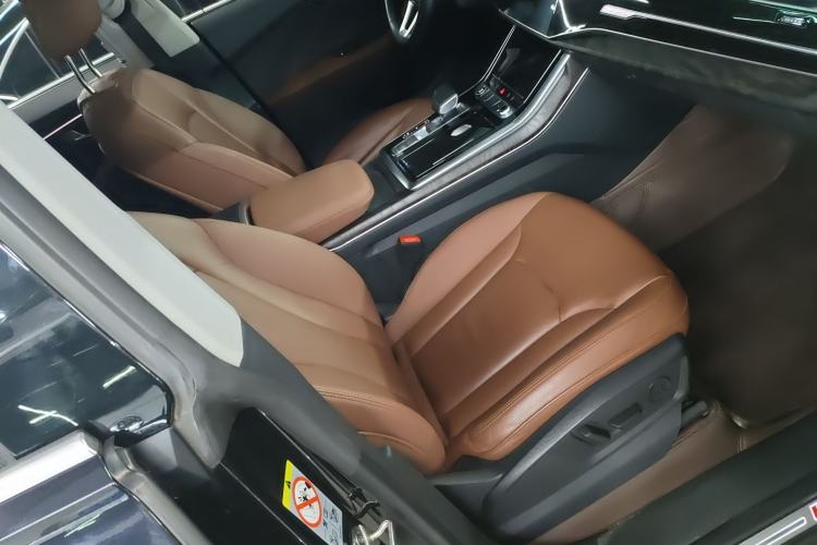 Used Audi Q8 2021 55 TFSI Luxury Dynamic Edition Right Front Seat