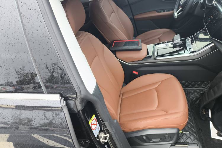 Used Audi Q8 2021 55 TFSI Luxury Dynamic Edition Right Front Seat