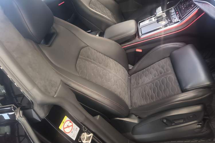 Used Audi Q8 2021 55 TFSI Luxury Dynamic Edition Right Front Seat
