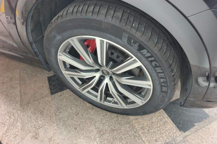 Used Audi Q8 2021 45 TFSI Prestige Dynamic Edition Right Front Wheel Hub