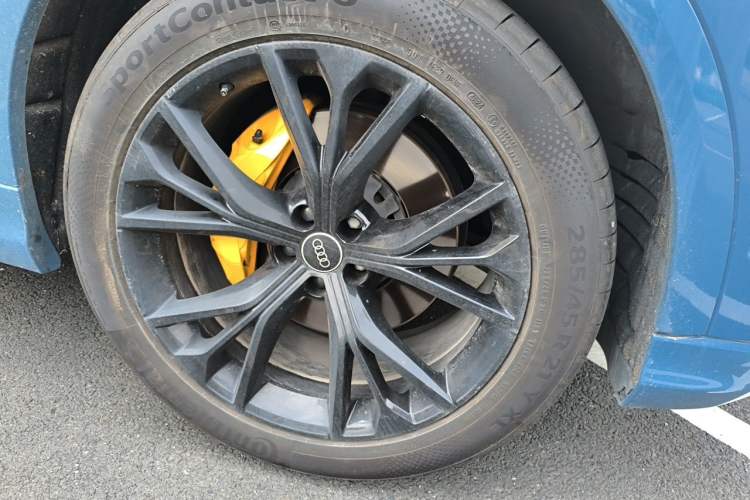 Used Audi Q8 2021 55 TFSI Luxury Dynamic Edition Right Front Wheel Hub
