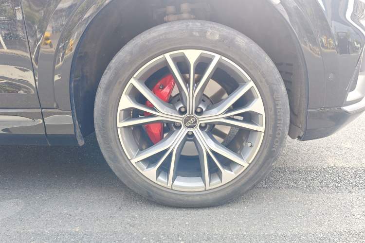 Used Audi Q8 2021 55 TFSI Prestige Dynamic Edition Right Front Wheel Hub