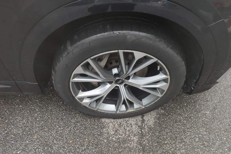 Used Audi Q8 2021 55 TFSI Luxury Dynamic Edition Right Front Wheel Hub