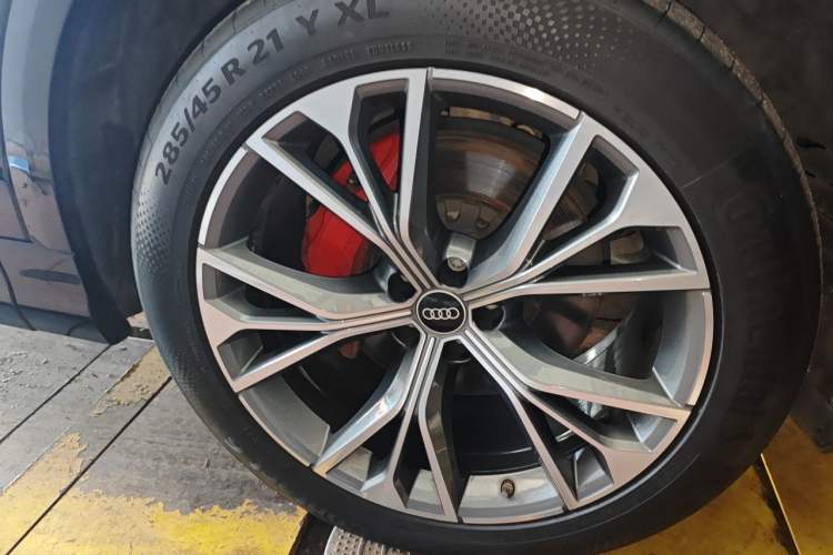 Used Audi Q8 2021 55 TFSI Prestige Dynamic Edition Right Front Wheel Hub