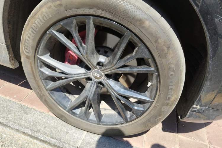 Used Audi Q8 2021 55 TFSI Luxury Dynamic Edition Right Front Wheel Hub