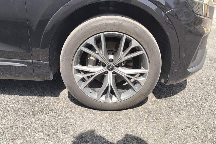 Used Audi Q8 2021 55 TFSI Luxury Dynamic Edition Right Front Wheel Hub