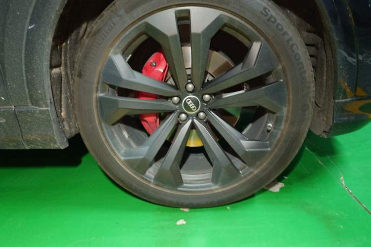 Used Audi Q8 2021 55 TFSI Prestige Dynamic Edition Right Front Wheel Hub