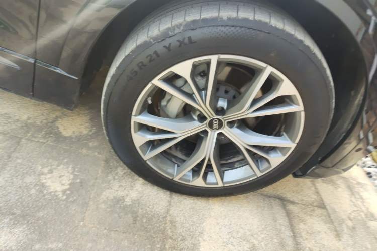 Used Audi Q8 2021 55 TFSI Luxury Dynamic Edition Right Front Wheel Hub