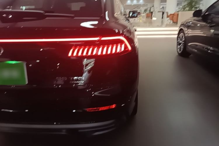 Used Audi Q8 2021 55 TFSI Luxury Dynamic Edition Right Rear Taillight