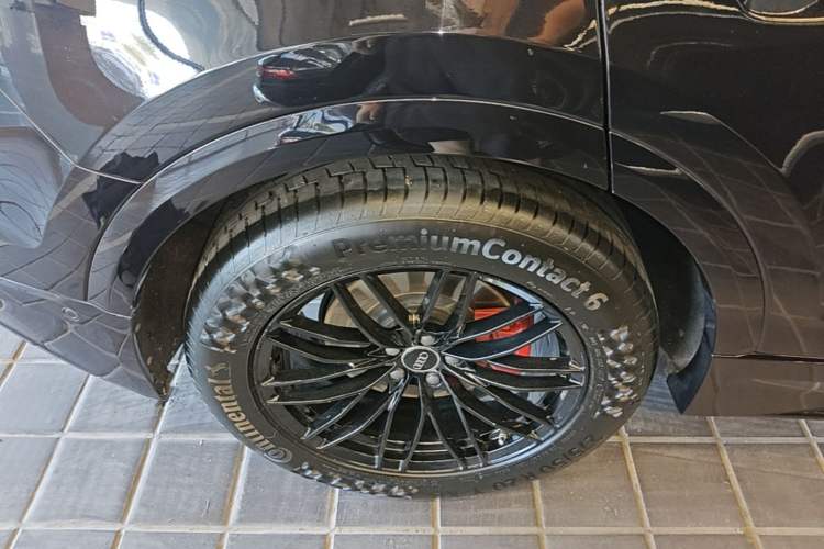 Used Audi Q8 2021 45 TFSI Luxury Prestige Edition Right Rear Wheel Hub