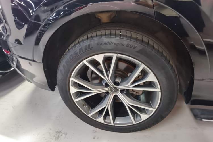 Used Audi Q8 2021 55 TFSI Luxury Dynamic Edition Right Rear Wheel Hub