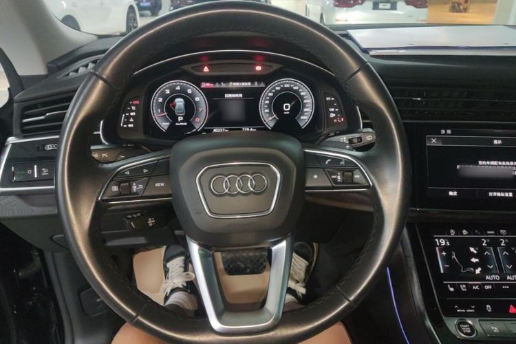 Used Audi Q8 2021 55 TFSI Luxury Dynamic Edition Steering Wheel
