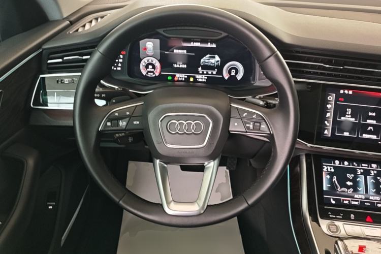 Used Audi Q8 2021 55 TFSI Luxury Dynamic Edition Steering Wheel