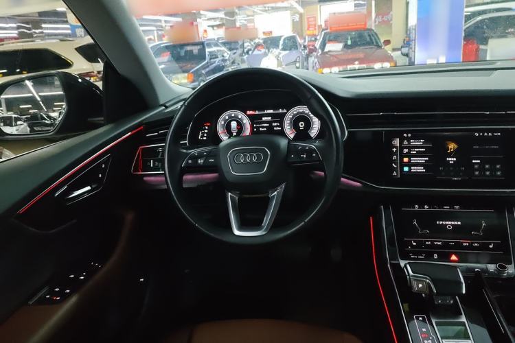 Used Audi Q8 2021 55 TFSI Luxury Dynamic Edition Steering Wheel