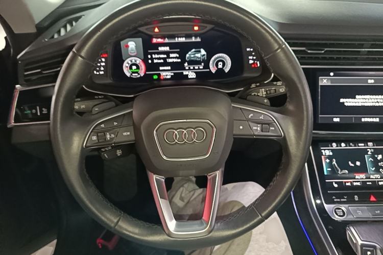 Used Audi Q8 2021 55 TFSI Luxury Dynamic Edition Steering Wheel
