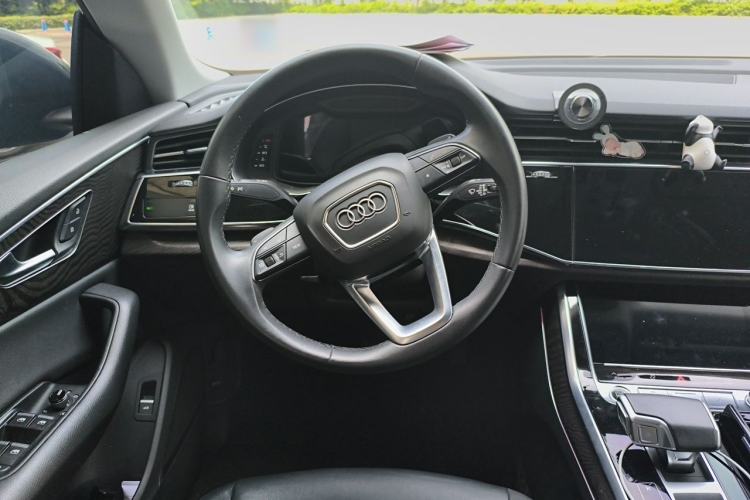 Used Audi Q8 2021 55 TFSI Luxury Dynamic Edition Steering Wheel