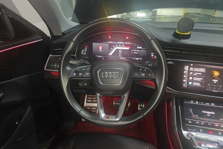 Used Audi Q8 2021 55 TFSI Luxury Dynamic Edition Steering Wheel