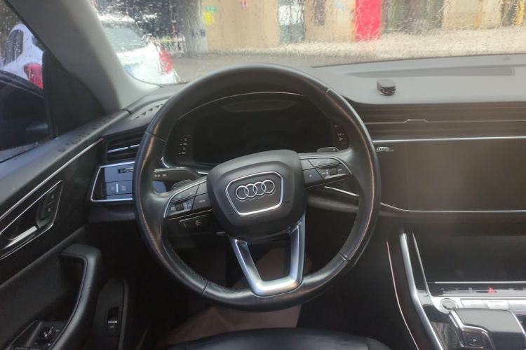 Used Audi Q8 2021 55 TFSI Luxury Dynamic Edition Steering Wheel