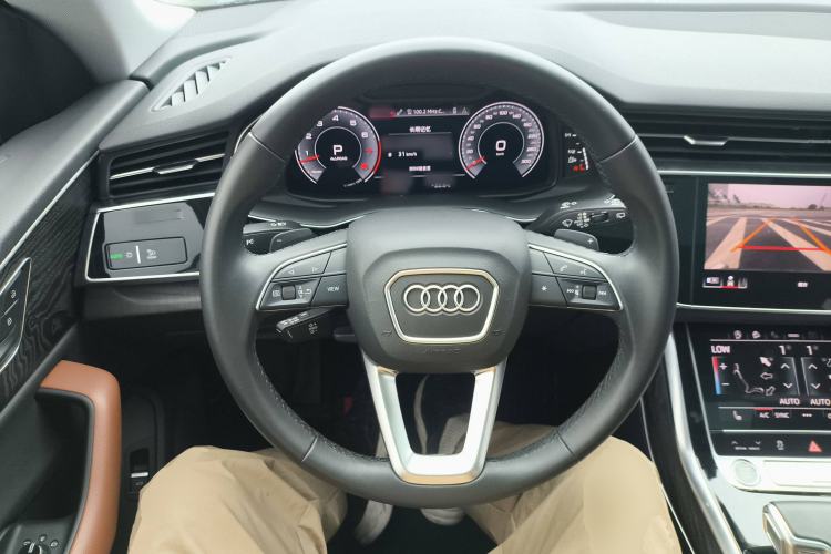 Used Audi Q8 2021 55 TFSI Luxury Dynamic Edition Steering Wheel