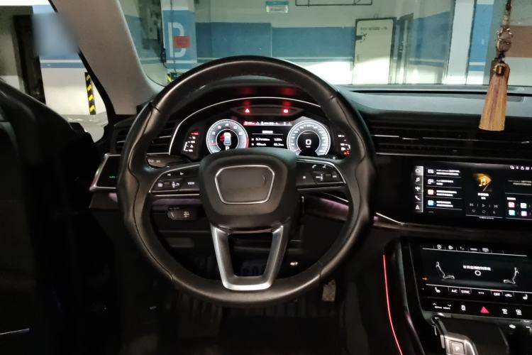 Used Audi Q8 2021 55 TFSI Luxury Dynamic Edition Steering Wheel