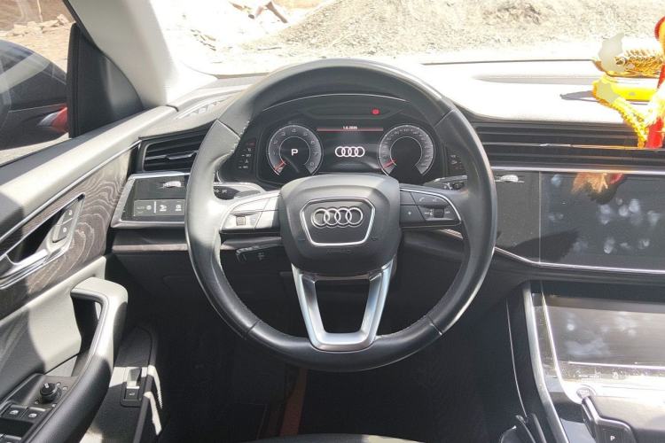 Used Audi Q8 2021 55 TFSI Luxury Dynamic Edition Steering Wheel
