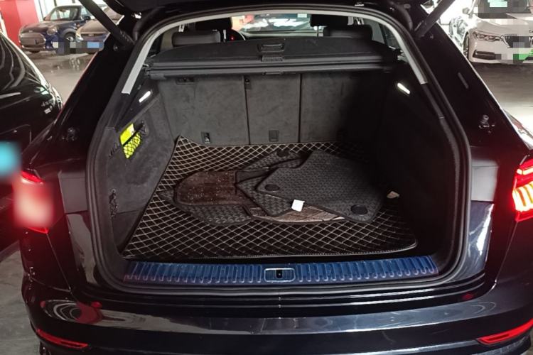 Used Audi Q8 2021 55 TFSI Luxury Dynamic Edition Trunk