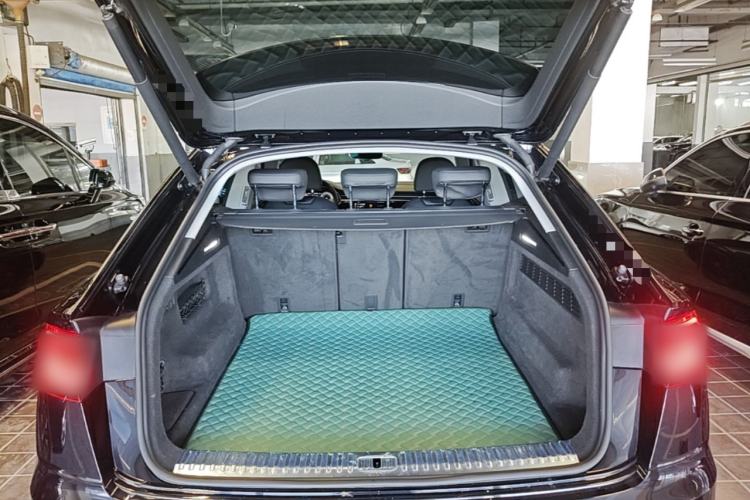 Used Audi Q8 2021 45 TFSI Luxury Prestige Edition Trunk