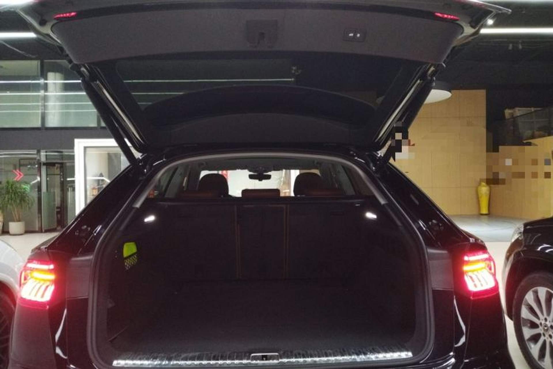 Used Audi Q8 2021 55 TFSI Luxury Dynamic Edition Trunk