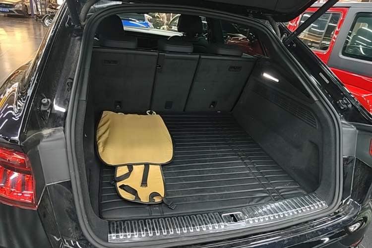 Used Audi Q8 2021 55 TFSI Prestige Dynamic Edition Trunk