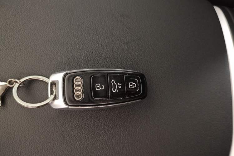 Used Audi Q8 2021 55 TFSI Luxury Dynamic Edition Vehicle Key