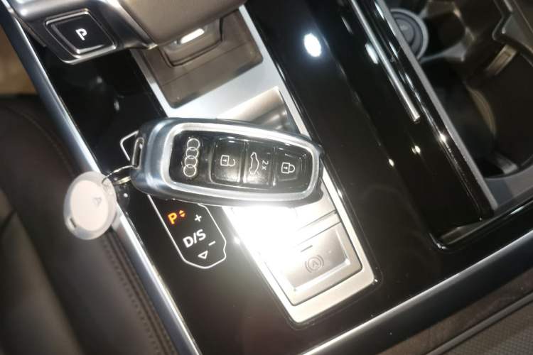 Used Audi Q8 2021 55 TFSI Luxury Dynamic Edition Vehicle Key
