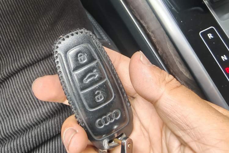 Used Audi Q8 2021 45 TFSI Prestige Dynamic Edition Vehicle Key